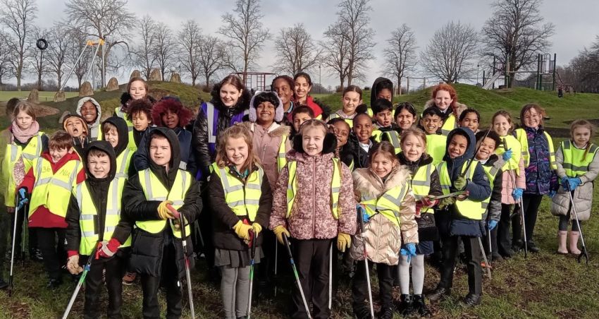 Northampton pupils join forces to clean up the Racecourse